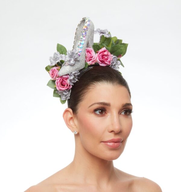 High heel headdress - Image 2