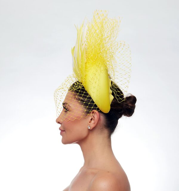 Yellow and white soft headband with veiling - Image 3