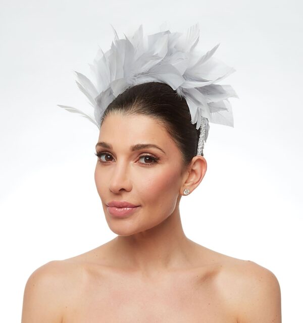 Grey feathered headpiece - Image 4