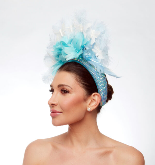 Blue headband with white feather flowers - Image 2