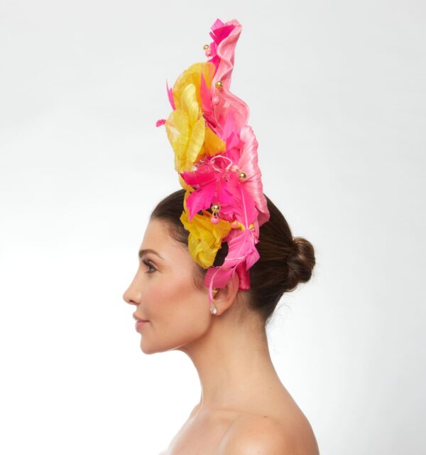 Hot pink turban with yellow feather flowers - Image 3