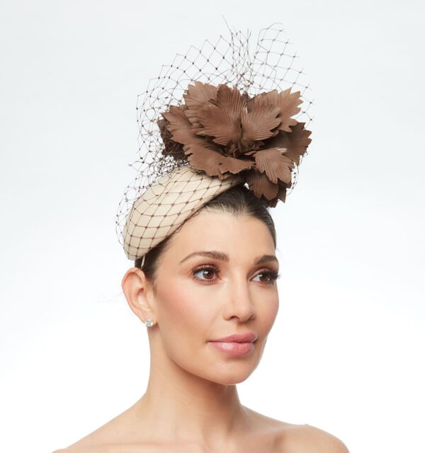 Latte and brown wool cap with flower - Image 5