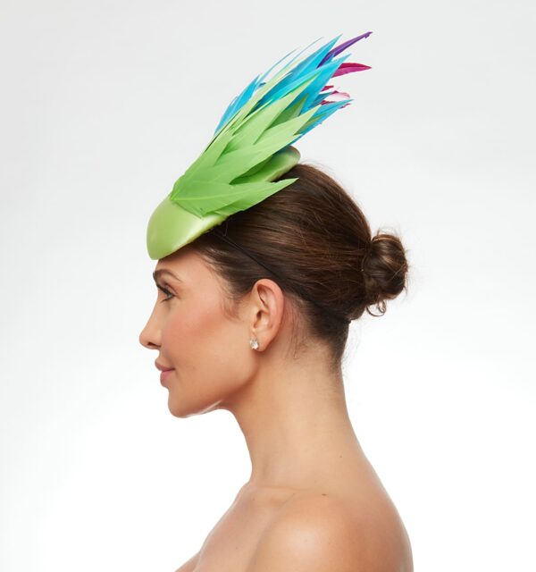 Lime silk cap with multicolored feathers - Image 3