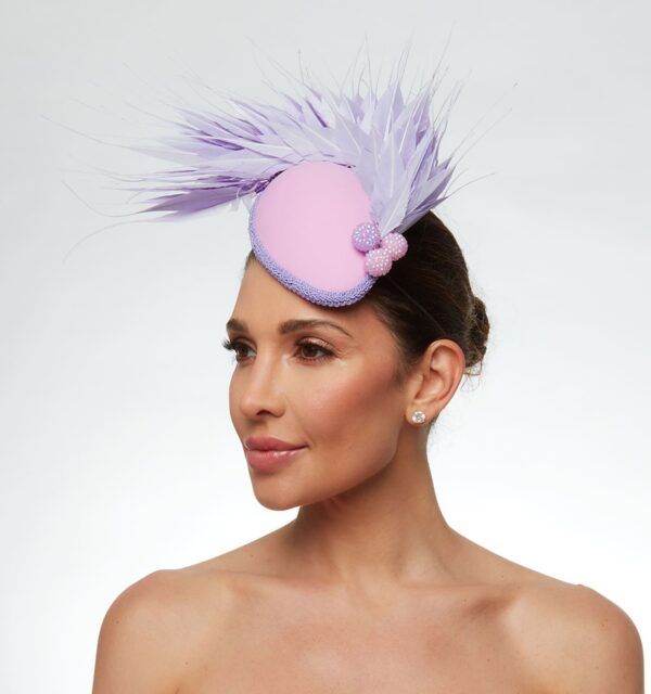 Lilac cap with feathers - Image 3