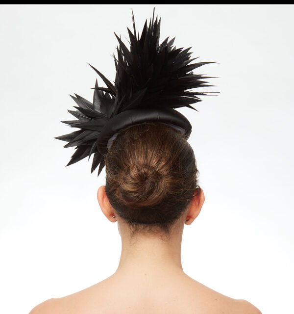 Black feathered headpiece - Image 6